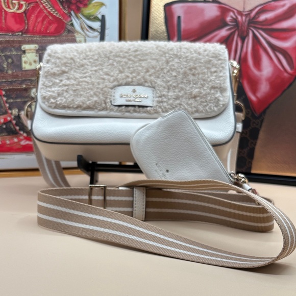 kate spade Handbags - Kate Spade Rosie Faux Shearling Crossbody Bag EUC